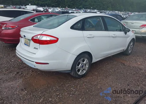 2015 Ford Fiesta Se z USA, uszkodzony, nr VIN 3FADP4BJ0FM130138